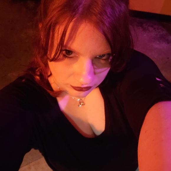 Meet your Posher, Sabrina - Picture 1 of 1